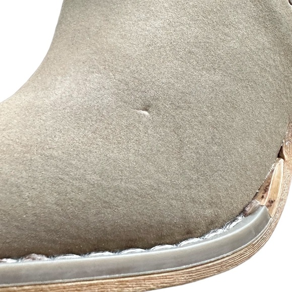 Steve Madden Cream Ankle Boots - Picture 4 of 7